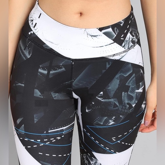 Reebok Woman’s Workout Leggings - Picture 2 of 6